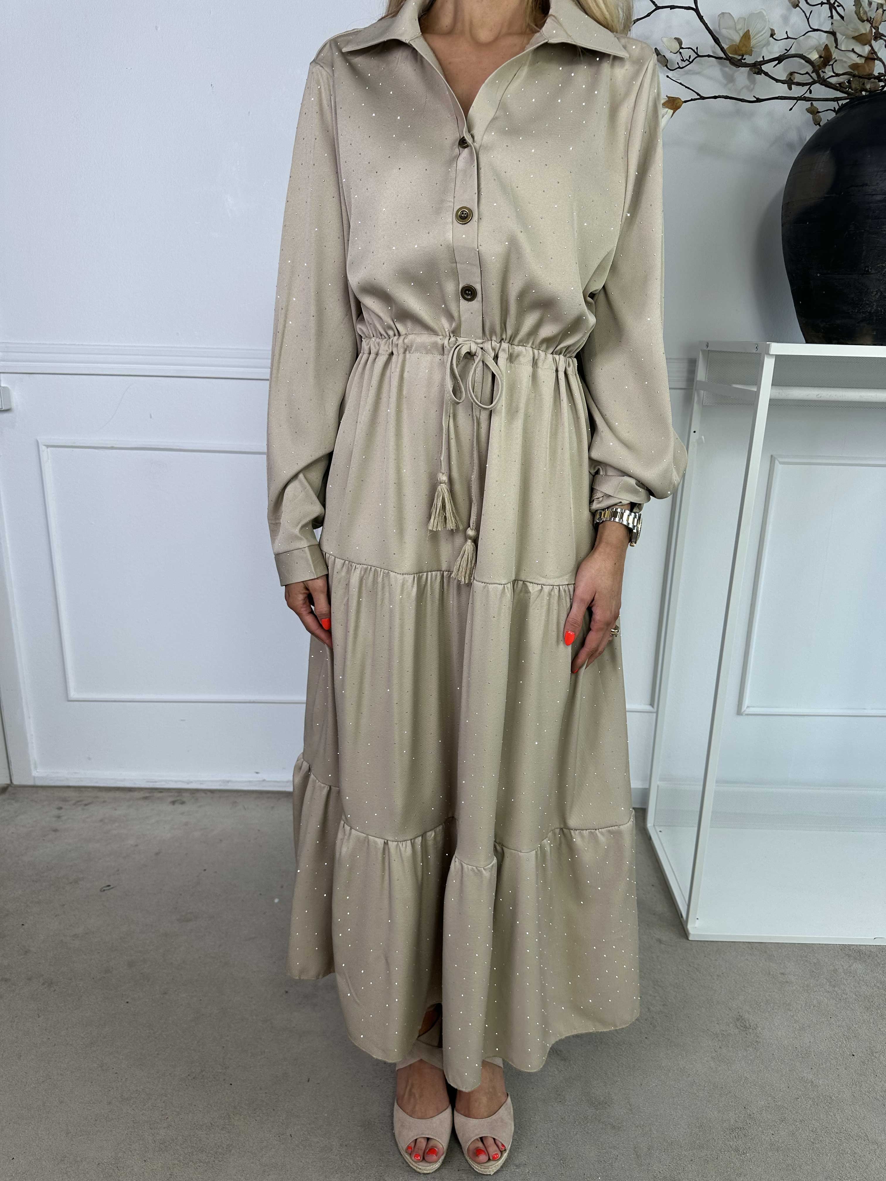 Starlight - Lang kjole med lag på lag look pyntet med similisten